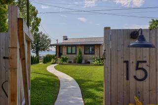 Long Beach Cottage - 2