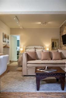 Ampolis Guest House - 5