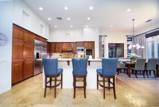 Luxurious 3BR Retreat with Builtin BBQ and Spa - 4