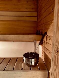 Cozy Downtown Apartment with Private Finnish Sauna - 4