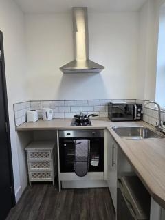 Cozy Urban Studio Steps from Wolverhampton Centre Appt 10 - 7