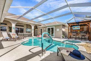 Waterfront Bliss with Pool & Spa - Your Perfect Escape Awaits - Sunset Cove - Roelens - 0