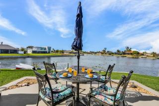 Waterfront Bliss with Pool & Spa - Your Perfect Escape Awaits - Sunset Cove - Roelens - 5