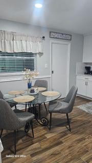 Newly remodeled Near Midtown S Tampa Westshore - 1