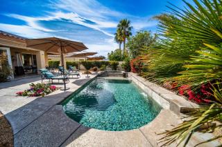 Luxurious Custom-built Villa Pool Spa Fire Pit more - 7