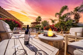 Luxurious Custom-built Villa Pool Spa Fire Pit more - 3