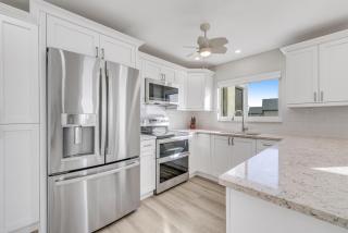 Island Beach Club #320E - 1