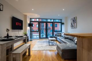 Spacious 2BR Apt - City Centre - Balcony - Parking - 8