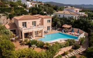 Villa de standing 12 couchages - vue sur mer - piscine à débordement chauffée - 9