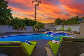 Top Rated Desert Gem Pool Spa 4br 3 bths and more - 9