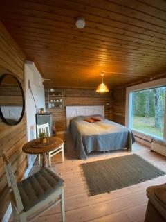 Metsäpirtti merenrannalla - 7