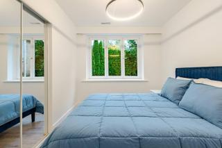 Serene 5-Bedroom Nature Retreat - 8