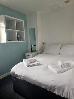 2 Budget En-Suite Rooms w Kitchen in Coventry - 4
