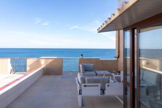 GuestHost - Pam's Seaview Apartment - 8