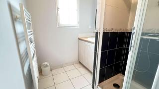 Jolie maison à étage avec jardin et parking privé - 1