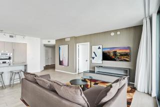 2BR & 2BA Corner Suite Ocean Views at Hyde Beach House - NO FEES till Dec 31, 2025 - 2