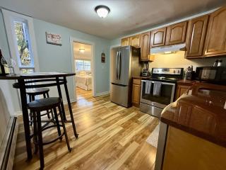 Central Newport 1BR Apartment - 2