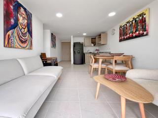 Moderno y práctico, cerca del aeropuerto y del mar - 1