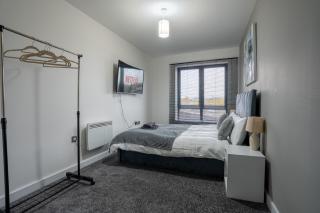 Large 2BR Flat in Heart of City - Sleeps 8 - 4