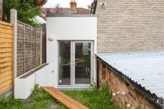 Modern Chatham home with garden retreat - 8