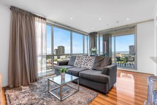 Adelaide Central Skyline Panoramic Suite Two - 4
