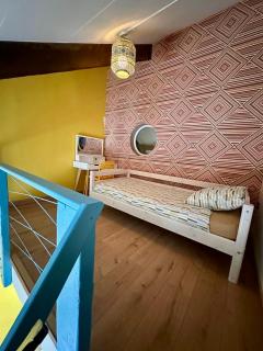 Atypical, spacious & colorful house - 5