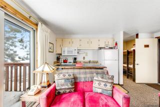 Snowfall Getaway -268 I - 6