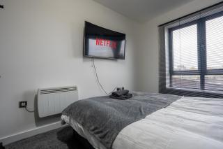 Large 2BR Flat in Heart of City - Sleeps 8 - 1