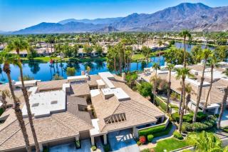 Top Rated Completely Remodeled w BBQ& Lake View - 0