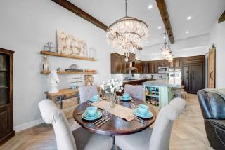 Private Pool Spa & Mountain Views in Gated La Qui - 6