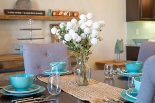 Private Pool Spa & Mountain Views in Gated La Qui - 4