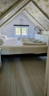 Gult Hus Ved Fjorden I Idylliske Holmsbu - 2