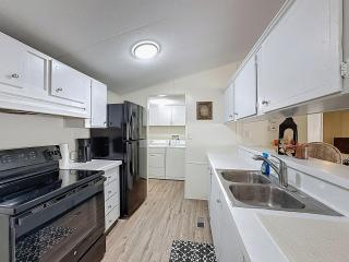 Forest Hideaway • Screened Porch • Grill - 4