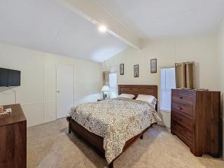 Forest Hideaway • Screened Porch • Grill - 2