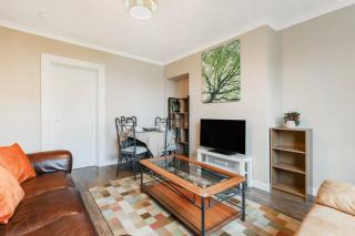Free Parking | Central | Sleeps 6 | Great Location - 0