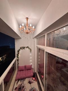 Paris Style Luxe Apartment In The Heart Of Noida - 9