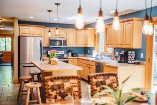 4BR Mountain & Lake Views, Relaxing Retreat - 9
