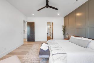 Cliffside Modern Villa - Lower Level - 3