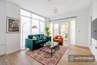 Spacious Apartment, Balcony, WiFi, Netflix, Free Parking by Rapid Returns - Hersham - 7