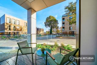 Spacious Apartment, Balcony, WiFi, Netflix, Free Parking by Rapid Returns - Hersham - 6