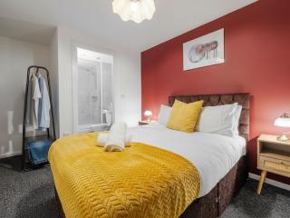 Spacious City Stay 2BR 2BA Parking Included - 8