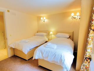 Courtyard Cottage - 4