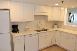 611 Surf Dweller by Alicia Hollis Realtor Rentals - Open Now - 8