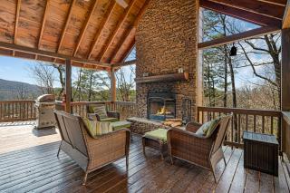 Coppertree Getaway - Mountain View Cabin in Blue Ridge GA - 9