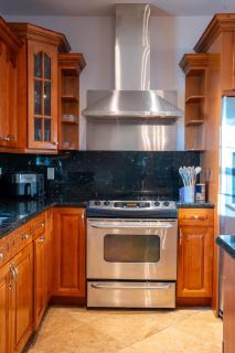 UltraLuxury Stays - 5