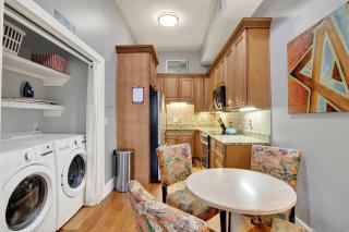 Hideaway on Jones - 1