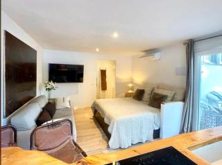 Ibiza Studio Retreat - Private Terrace & Pool Access - 4