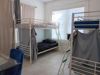 Hostel Tampa, near downtown, Ybor City, 15 minutes drive to airport - 9