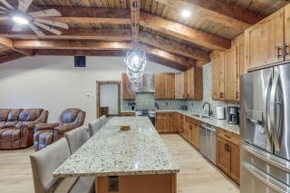 Patio and Views Country Getaway in Bluegrass Region - 4