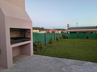 Casa en Tandil amplio patio verde parrilla y wifi - 5